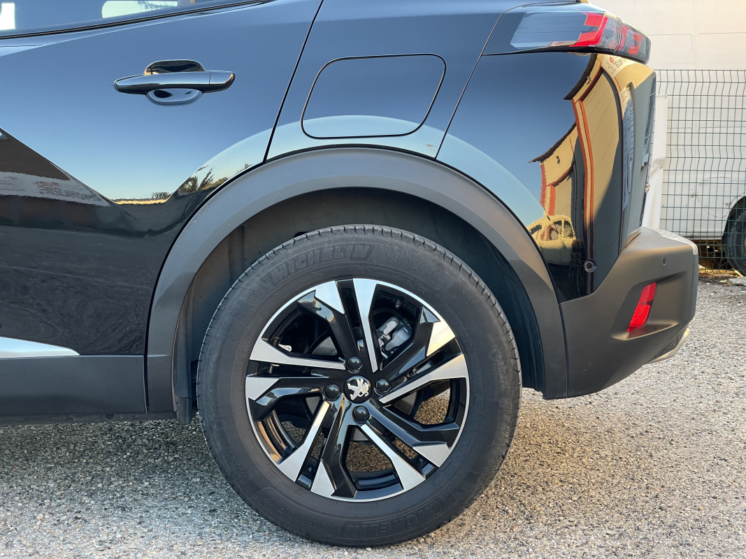 Peugeot 2008 — 17